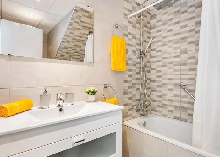 Panoramic 2 Bed Penthouse *