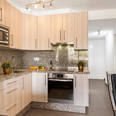 Panoramic 2 Bed Penthouse *